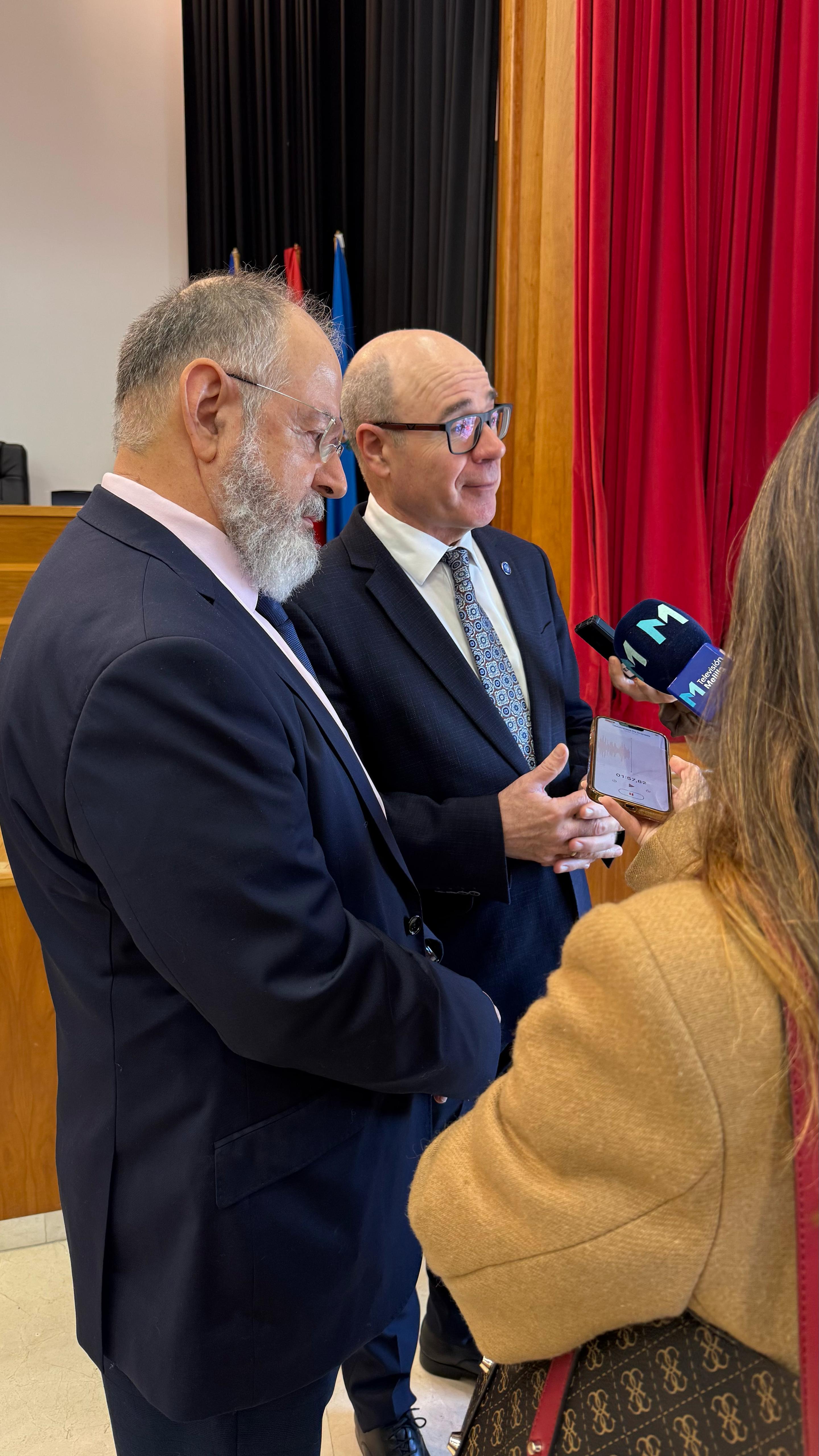 📢🎓 Celebramos el Patrón de la Facultad de Ciencias de la Salud 🎓📢  Hoy hemos vivido una jornada especial en nuestra Facultad de Ciencias de la Salud de Melilla, con motivo de la celebración de nuestro patrón. Un acto institucional que nos ha reunido para reconocer el esfuerzo de estudiantes, docentes y profesionales que forman parte de esta gran familia.  📸 Os dejamos algunas imágenes de este día marcado por el compañerismo y el compromiso con la formación en salud. ¡Seguimos avanzando juntos! 💙💛  #F