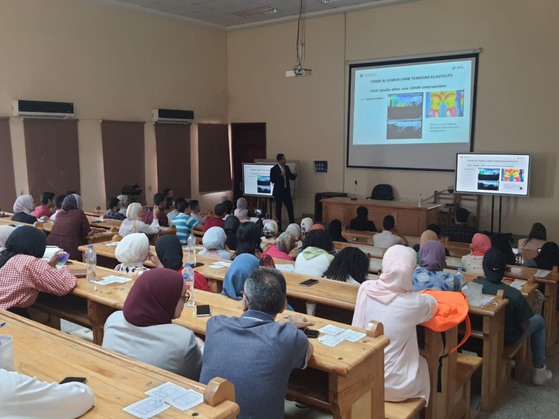 Clases en la Universidad del Cairo Estudiantes de Fisioterapia U.C.